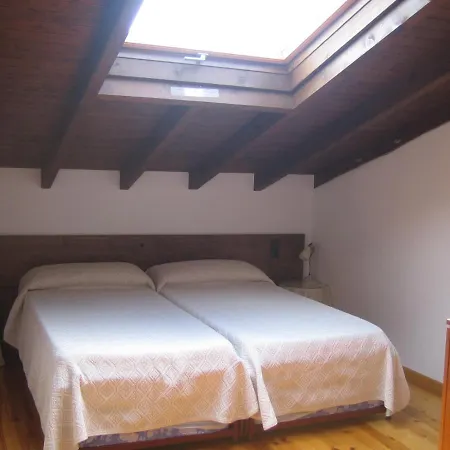 Casa De La Montana Albergue Turistico Avín Exterior photo