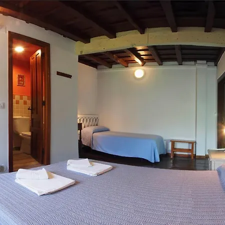 Casa De La Montana Albergue Turistico Avín Exterior photo